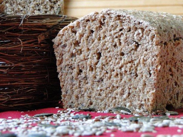 Pirin kruh s semeni